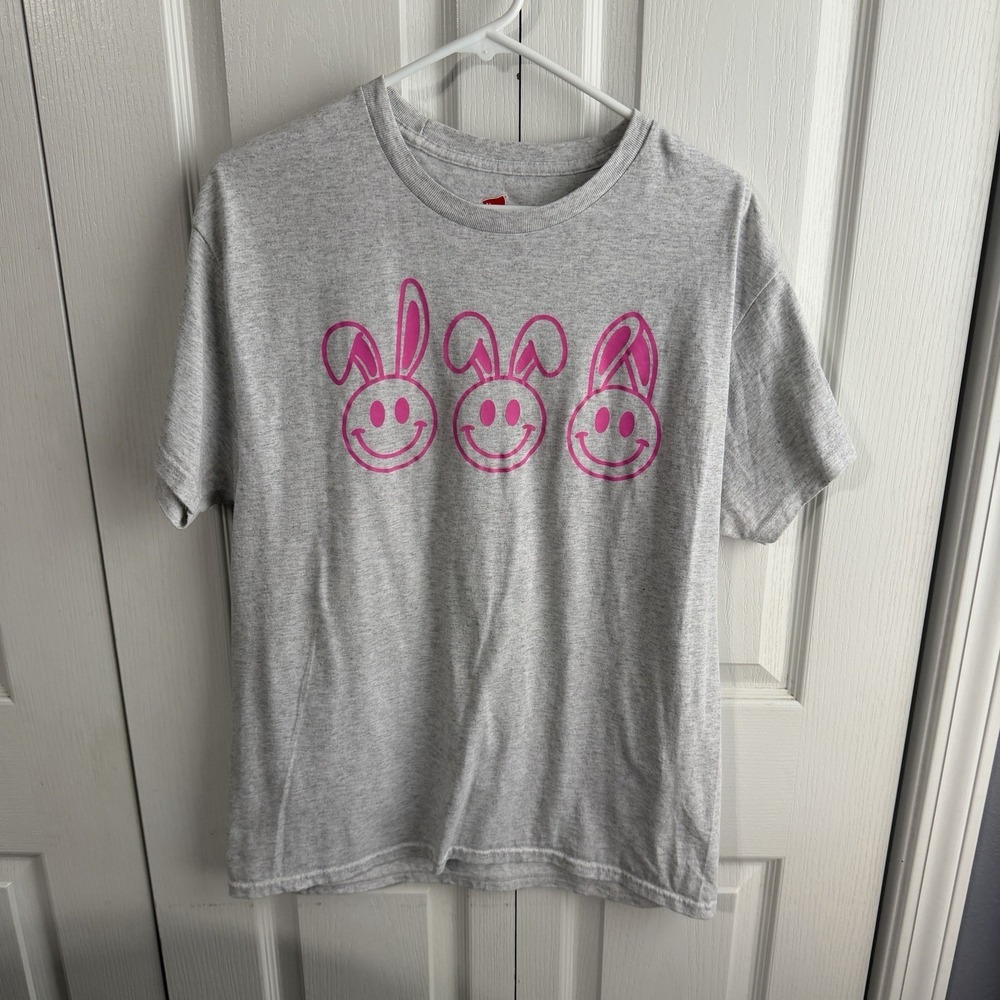 Hanes Gray Short Sleeve Pink Bunny Graphic Tee Women's Size Large Easter Teacher